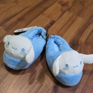 Sanrio Cinnamoroll Light Blue Plush Slippers KIDS SIZE 2 3 NWT